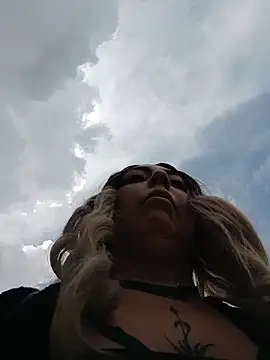 madelaine- online show from 11/03/25, 06:20