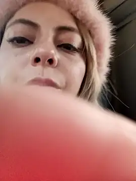 madelaine- online show from 12/13/25, 07:53