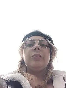 madelaine- online show from 04/01/26, 08:17