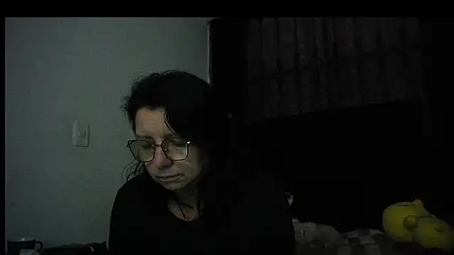 Evaaross 2345 online show from 12/19/25, 11:17