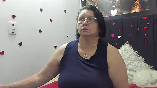 Evaaross 2345 online show from 04/05/26, 04:15