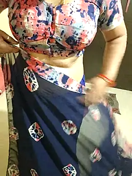 Snapshot of PayalSharmahot143 chatting on 03/08/26, 01:14 PayalSharmahot143 online show from 03/08/26, 01:14