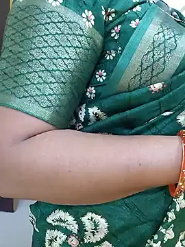 Snapshot of PayalSharmahot143 chatting on 06/01/26, 01:02 PayalSharmahot143 online show from 06/01/26, 01:02