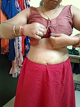 Snapshot of PayalSharmahot143 chatting on 06/05/26, 03:46 PayalSharmahot143 online show from 06/05/26, 03:46