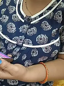 Snapshot of PayalSharmahot143 chatting on 06/12/26, 12:37 PayalSharmahot143 online show from 06/12/26, 12:37