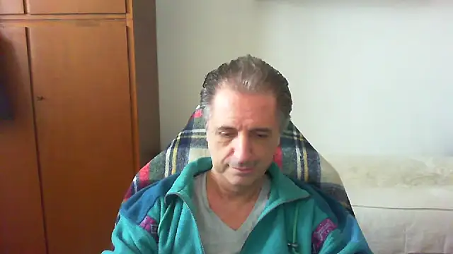 Snapshot of lliuk70mi chatting on 04/23/26, 01:24 lliuk70mi online show from 04/23/26, 01:24
