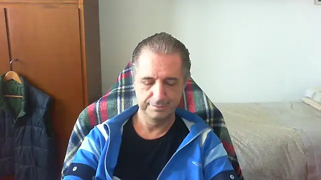 Snapshot of lliuk70mi chatting on 05/07/26, 01:27 lliuk70mi online show from 05/07/26, 01:27