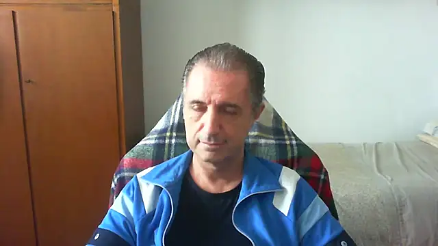 Snapshot of lliuk70mi chatting on 05/08/26, 01:05 lliuk70mi online show from 05/08/26, 01:05