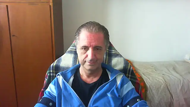 Snapshot of lliuk70mi chatting on 05/09/26, 02:00 lliuk70mi online show from 05/09/26, 02:00