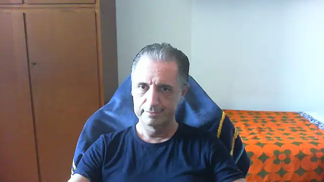 Snapshot of lliuk70mi chatting on 05/25/26, 01:17 lliuk70mi online show from 05/25/26, 01:17