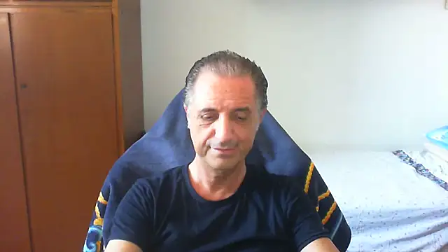 Snapshot of lliuk70mi chatting on 05/27/26, 01:19 lliuk70mi online show from 05/27/26, 01:19