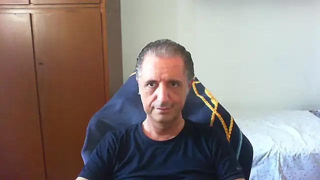 Snapshot of lliuk70mi chatting on 05/28/26, 10:45 lliuk70mi online show from 05/28/26, 10:45