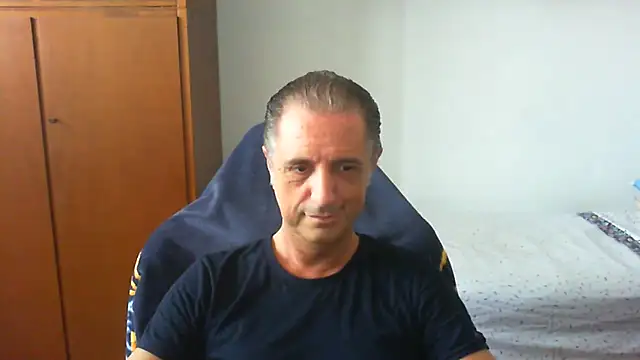 Snapshot of lliuk70mi chatting on 06/01/26, 12:07 lliuk70mi online show from 06/01/26, 12:07