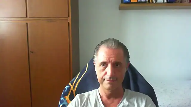 Snapshot of lliuk70mi chatting on 06/02/26, 11:34 lliuk70mi online show from 06/02/26, 11:34