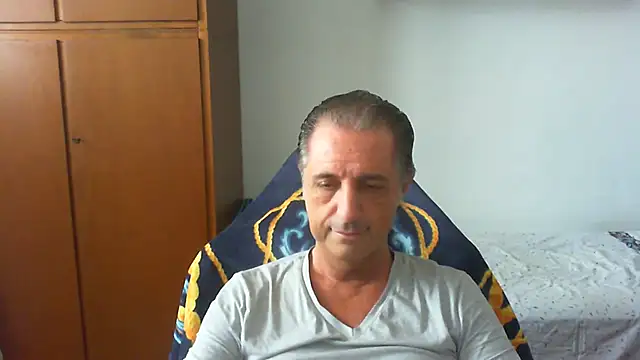 Snapshot of lliuk70mi chatting on 06/06/26, 01:38 lliuk70mi online show from 06/06/26, 01:38