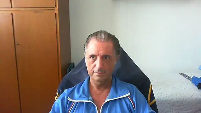 Snapshot of lliuk70mi chatting on 06/07/26, 11:36 lliuk70mi online show from 06/07/26, 11:36