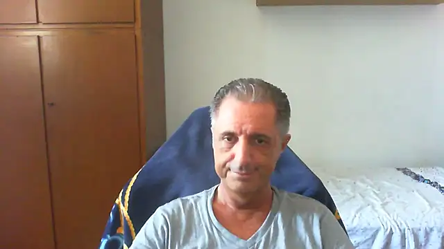 Snapshot of lliuk70mi chatting on 06/19/26, 11:47 lliuk70mi online show from 06/19/26, 11:47