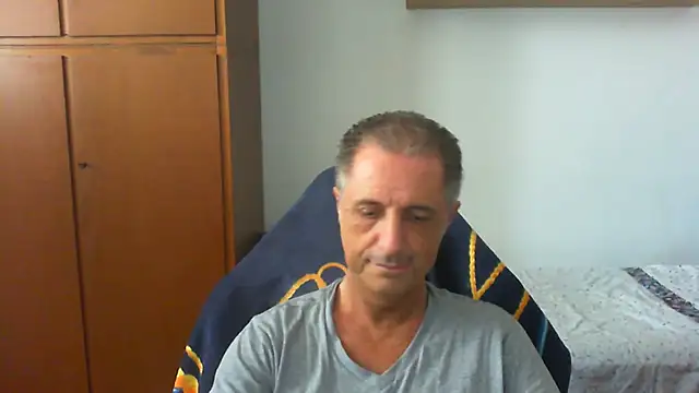 Snapshot of lliuk70mi chatting on 06/20/26, 12:08 lliuk70mi online show from 06/20/26, 12:08