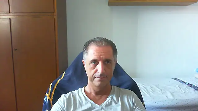 Snapshot of lliuk70mi chatting on 06/26/26, 11:58 lliuk70mi online show from 06/26/26, 11:58