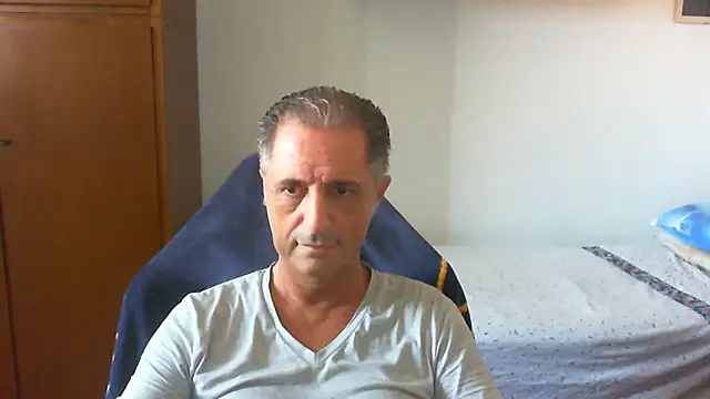 Snapshot of lliuk70mi chatting on 06/27/26, 08:08 lliuk70mi online show from 06/27/26, 08:08