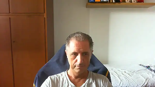 Snapshot of lliuk70mi chatting on 06/27/26, 02:55 lliuk70mi online show from 06/27/26, 02:55