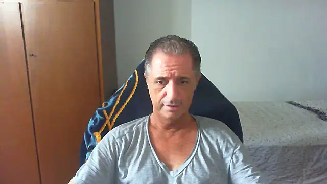 Snapshot of lliuk70mi chatting on 07/01/26, 11:34 lliuk70mi online show from 07/01/26, 11:34
