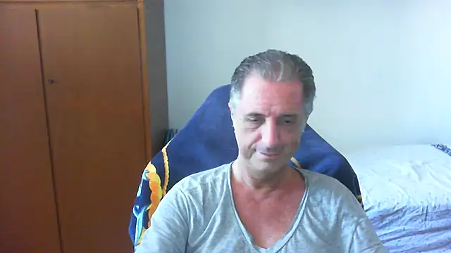 Snapshot of lliuk70mi chatting on 07/02/26, 12:55 lliuk70mi online show from 07/02/26, 12:55