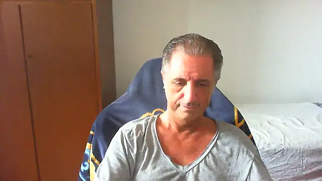 Snapshot of lliuk70mi chatting on 07/06/26, 12:24 lliuk70mi online show from 07/06/26, 12:24