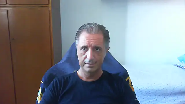 Snapshot of lliuk70mi chatting on 07/12/26, 12:07 lliuk70mi online show from 07/12/26, 12:07