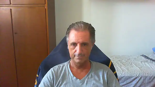 Snapshot of lliuk70mi chatting on 07/20/26, 12:40 lliuk70mi online show from 07/20/26, 12:40