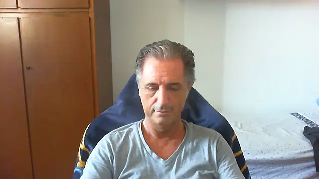 Snapshot of lliuk70mi chatting on 07/21/26, 01:02 lliuk70mi online show from 07/21/26, 01:02