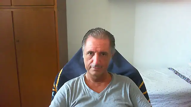 Snapshot of lliuk70mi chatting on 07/25/26, 12:47 lliuk70mi online show from 07/25/26, 12:47
