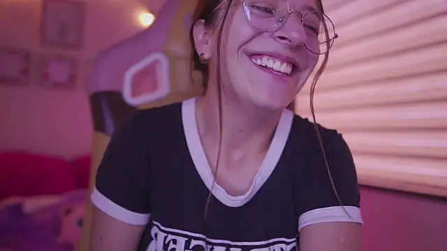 milly kenner online show from 04/22/26, 07:26