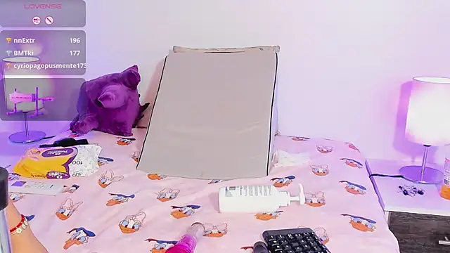 Izzy bellx online show from 01/11/25, 05:31