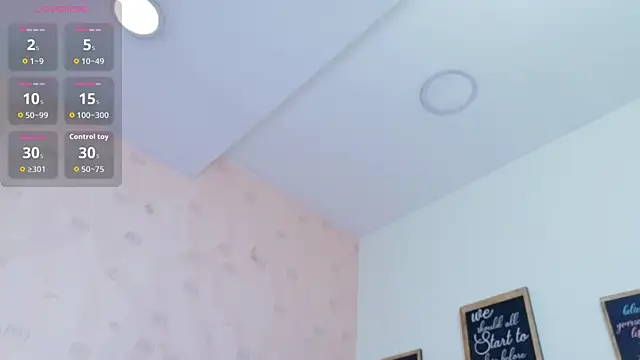 Snapshot of littleebonymommy chatting on 06/06/26, 06:45 littleebonymommy online show from 06/06/26, 06:45