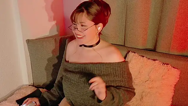 Snapshot of Amoki_Uki chatting on 11/07/25, 10:21 Amoki Uki online show from 11/07/25, 10:21