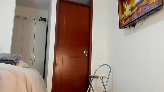 SophieBaker   online show from 03/11/25, 10:29