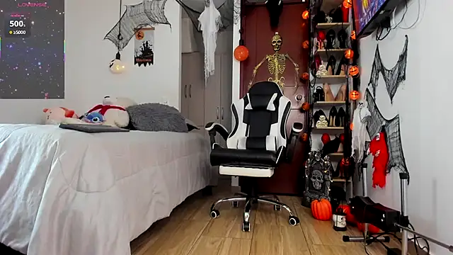 SophieBaker   online show from 10/30/25, 06:48