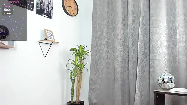 SophieBaker   online show from 11/05/25, 01:27