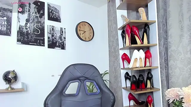 SophieBaker   online show from 03/09/26, 12:47