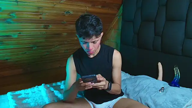 Justyn Ross online show from 11/16/25, 06:02