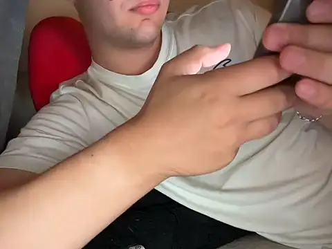 DaddysLittleBoyp online show from 11/07/25, 08:42