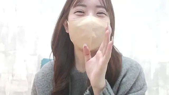 Snapshot of LOVE_MOMO_LOVE chatting on 12/05/24, 11:49 LOVE MOMO LOVE online show from 12/05/24, 11:49