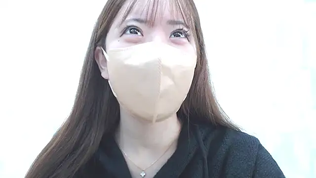 Snapshot of LOVE_MOMO_LOVE chatting on 12/22/24, 11:33 LOVE MOMO LOVE online show from 12/22/24, 11:33