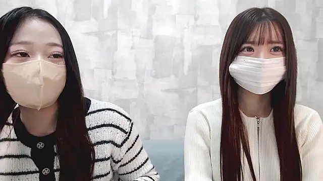 Snapshot of LOVE_MOMO_LOVE chatting on 09/15/25, 10:26 LOVE MOMO LOVE online show from 09/15/25, 10:26