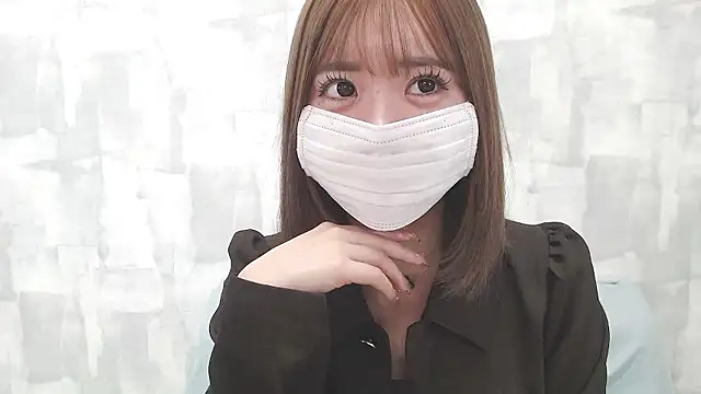 Snapshot of LOVE_MOMO_LOVE chatting on 11/19/25, 10:26 LOVE MOMO LOVE online show from 11/19/25, 10:26