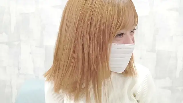 Snapshot of LOVE_MOMO_LOVE chatting on 02/01/26, 11:31 LOVE MOMO LOVE online show from 02/01/26, 11:31