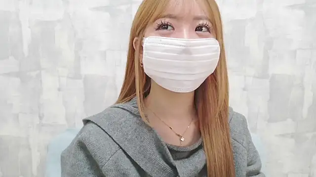 Snapshot of LOVE_MOMO_LOVE chatting on 03/21/26, 11:15 LOVE MOMO LOVE online show from 03/21/26, 11:15