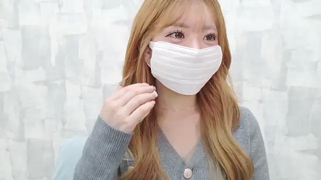 Snapshot of LOVE_MOMO_LOVE chatting on 03/25/26, 11:49 LOVE MOMO LOVE online show from 03/25/26, 11:49