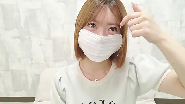 Snapshot of LOVE_MOMO_LOVE chatting on 04/13/26, 12:43 LOVE MOMO LOVE online show from 04/13/26, 12:43